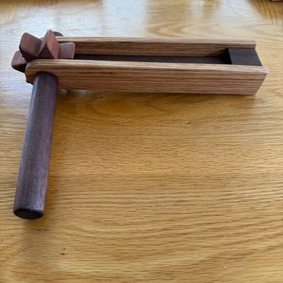 Purim Grogger Hand Crafted Oak Cherry Walnut Hardwoods Loud Noisemaker Judaica - Picture 3 of 9